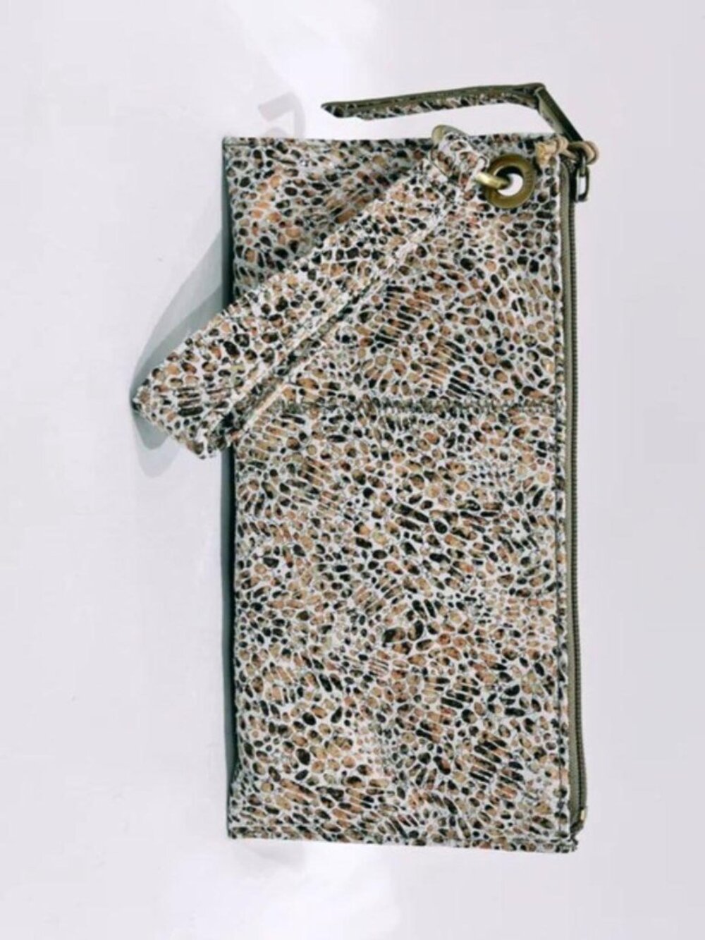 HOBO NWT Vida Wristlet in Terrazzo 100% Genuine Leather. $118